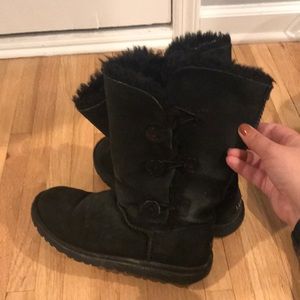 Ugg boots with buttons